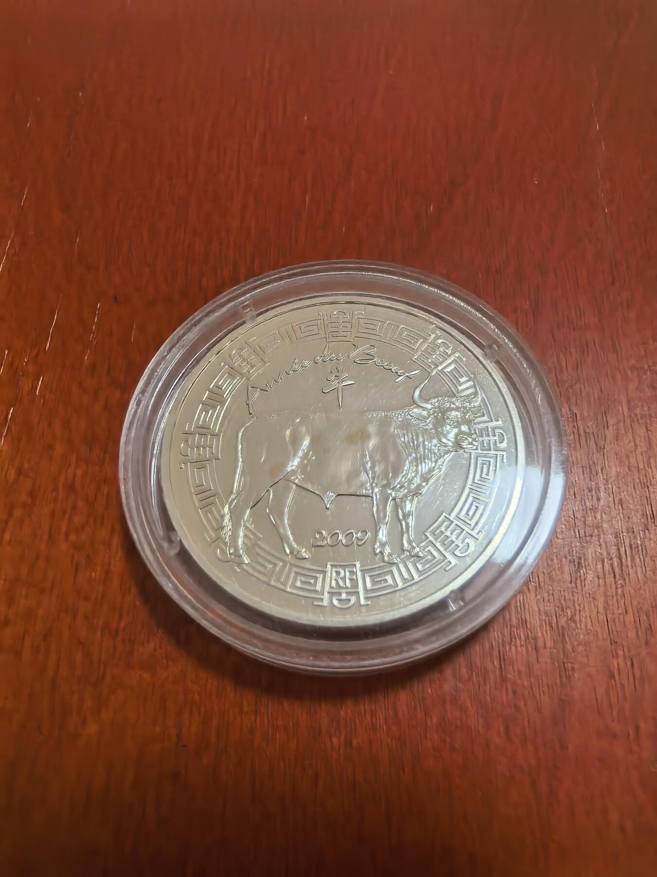 长老汇蛇年精选第七十场拍卖 2009法国拉封丹牛年5欧元精制银币，22.2克900银，原盒，4738枚