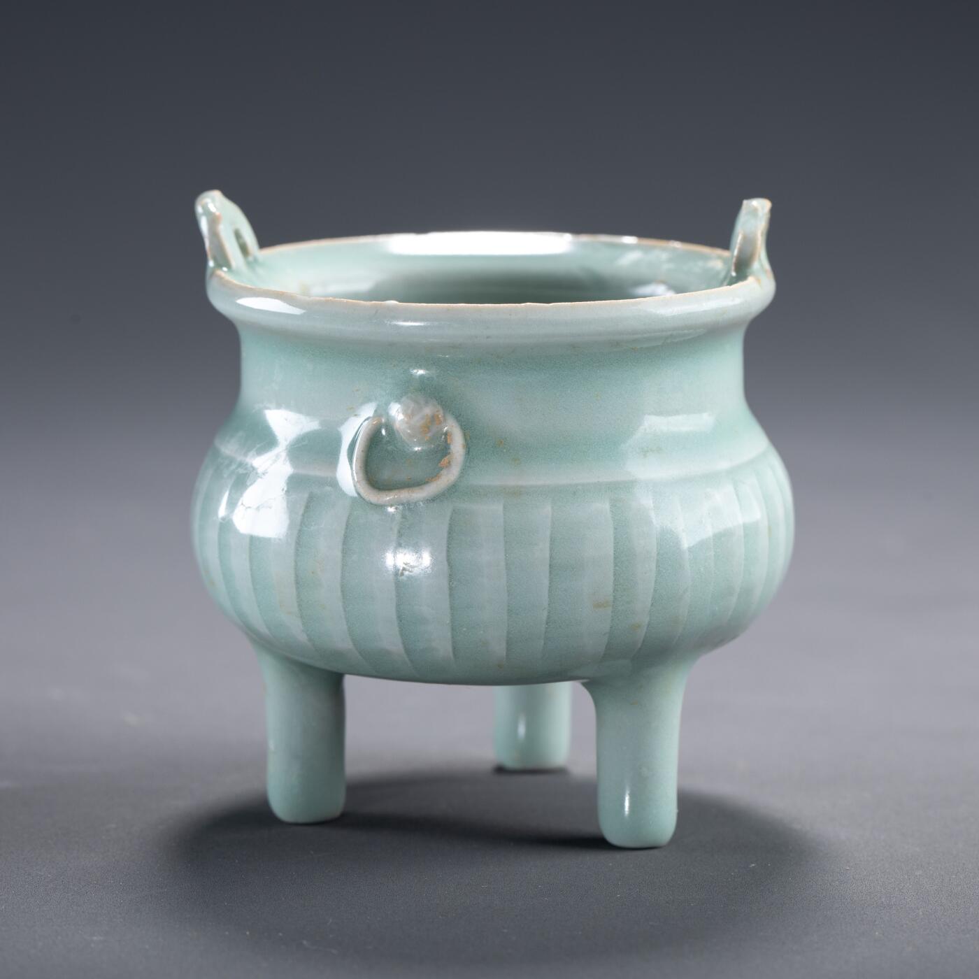 日本大阪雅和auction 2025金秋競賣會第一期 南宋 龍泉窯青瓷香爐 尺寸:D:7.5 H:8cm 備註:木箱