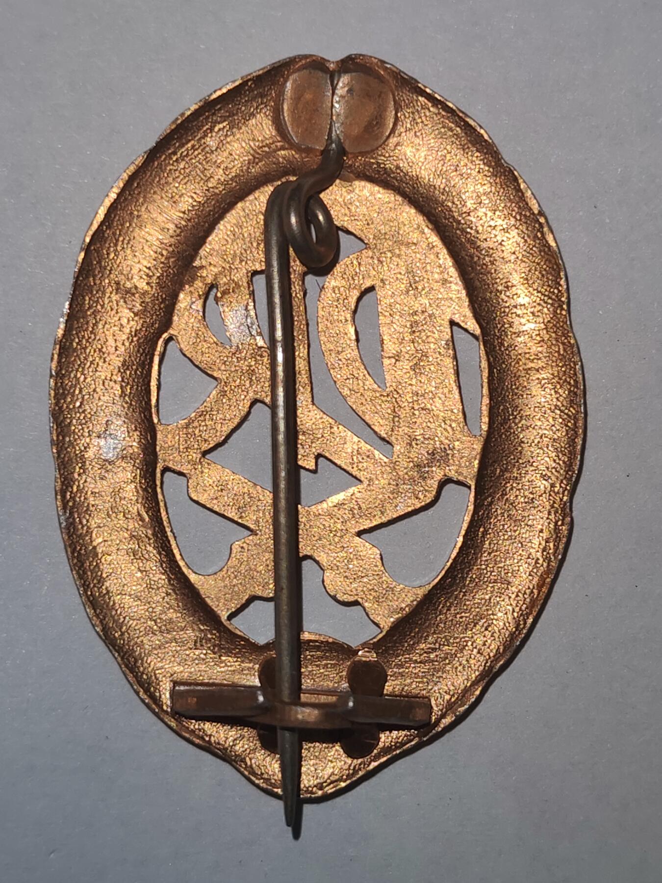 韵星假日拍卖第三十期 -- Rimey Holidays Auction 30 民主德国铜级体能证章