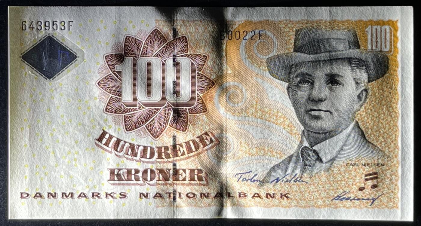 小福收藏拍卖第197期 裸钞场 本期有多张豹子号靓号 百慕大03年50元纪念钞百位号 马来亚和英属婆罗洲开国第一张纸币大冠女王 马来亚 41年1元英王乔六 法属太平洋10000法郎 捷克1000克朗纪念钞千位号  卢森堡 1000法郎  萨尔瓦多样钞 匈牙利 法罗群岛 危地马拉等多国精美纸币 丹麦 2002年 100克朗 首发年 unc