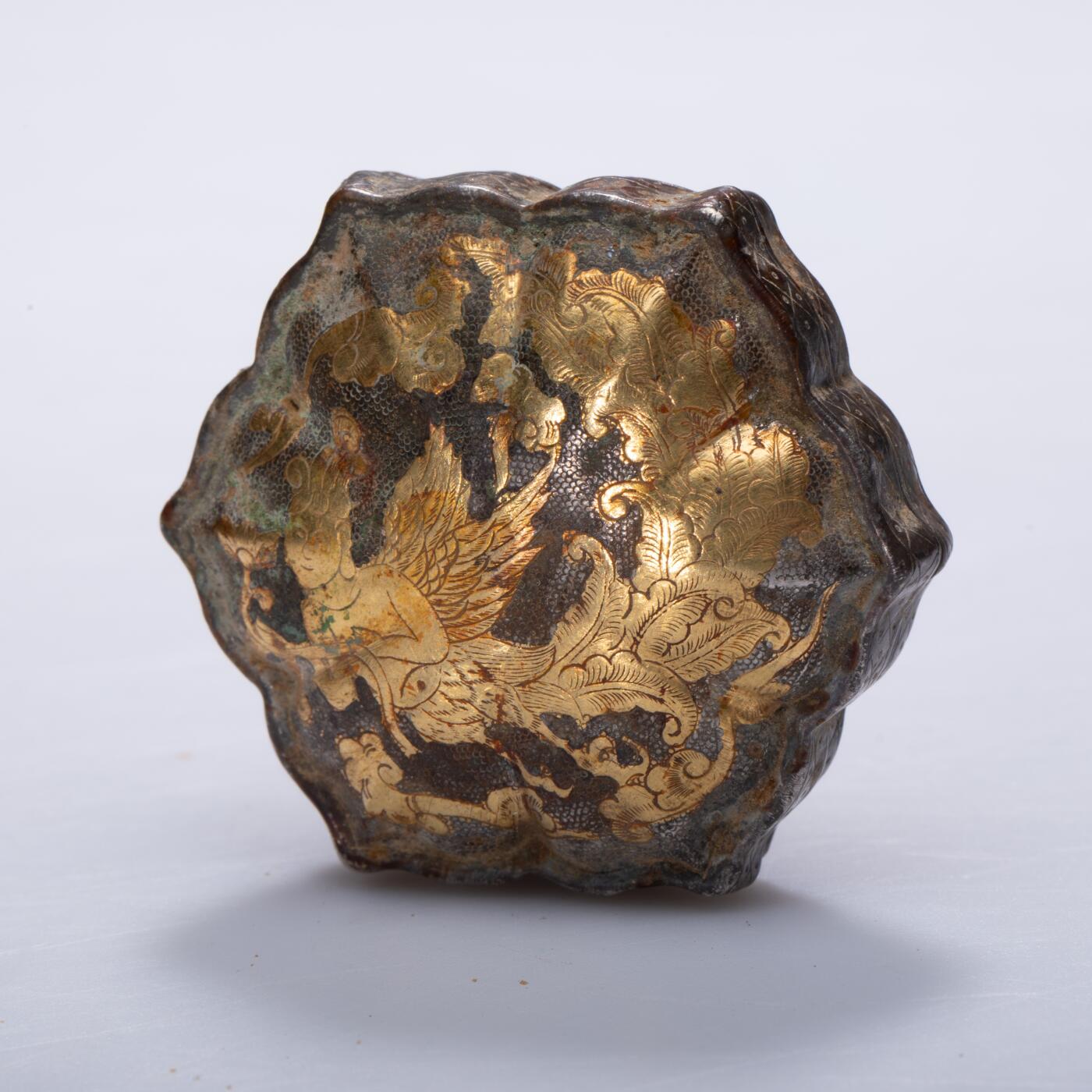 日本大阪雅和auction 2025金秋競賣會第一期 唐 鎏金六角粉盒 尺寸:W:4.5 H:2cm