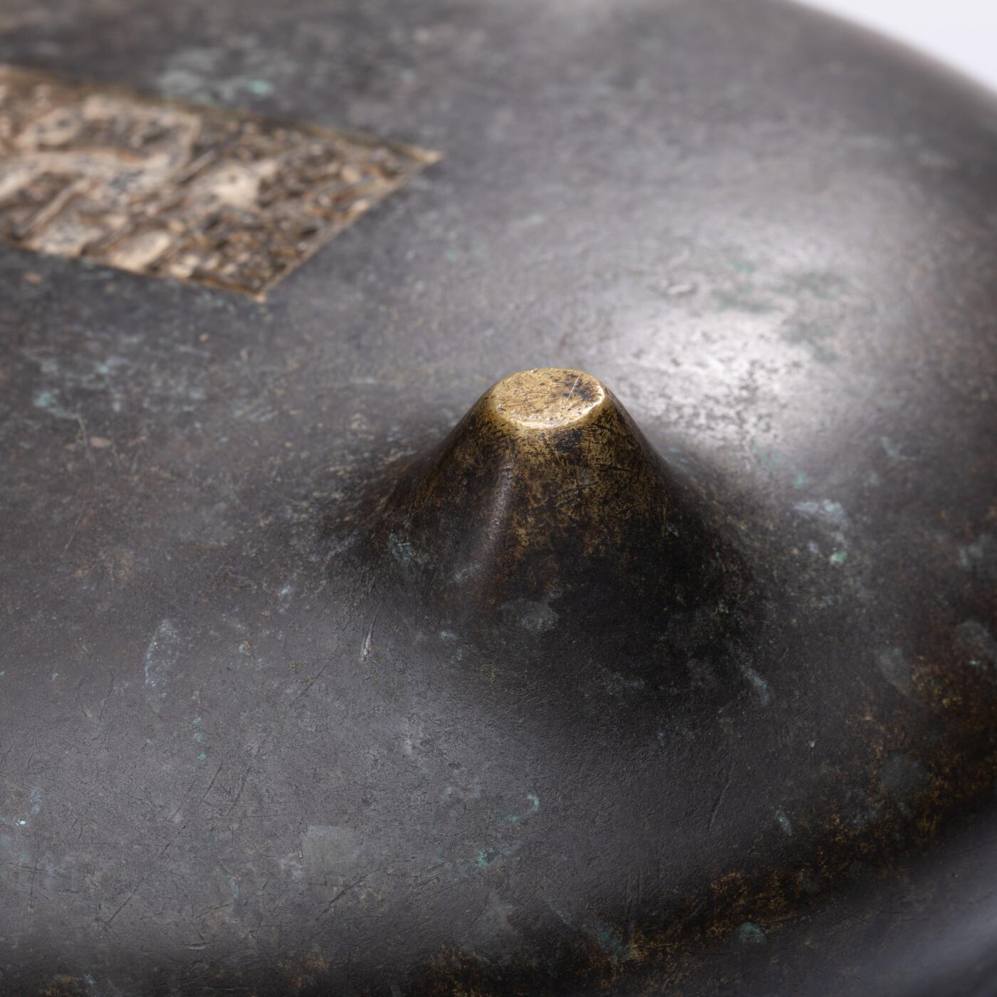 日本大阪雅和auction 2025金秋競賣會第一期 乾隆甲子款 古銅雙耳香爐 尺寸:W:22 H:11cm