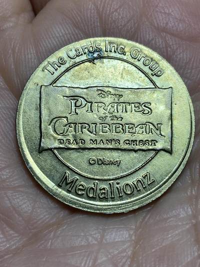 2025年第一百二十二场(总第一百四十八场）外国好品散币(免佣金) - 美国🇺🇸迪士尼纪念章(电影–加勒比海盗：聚魂棺纪念章)