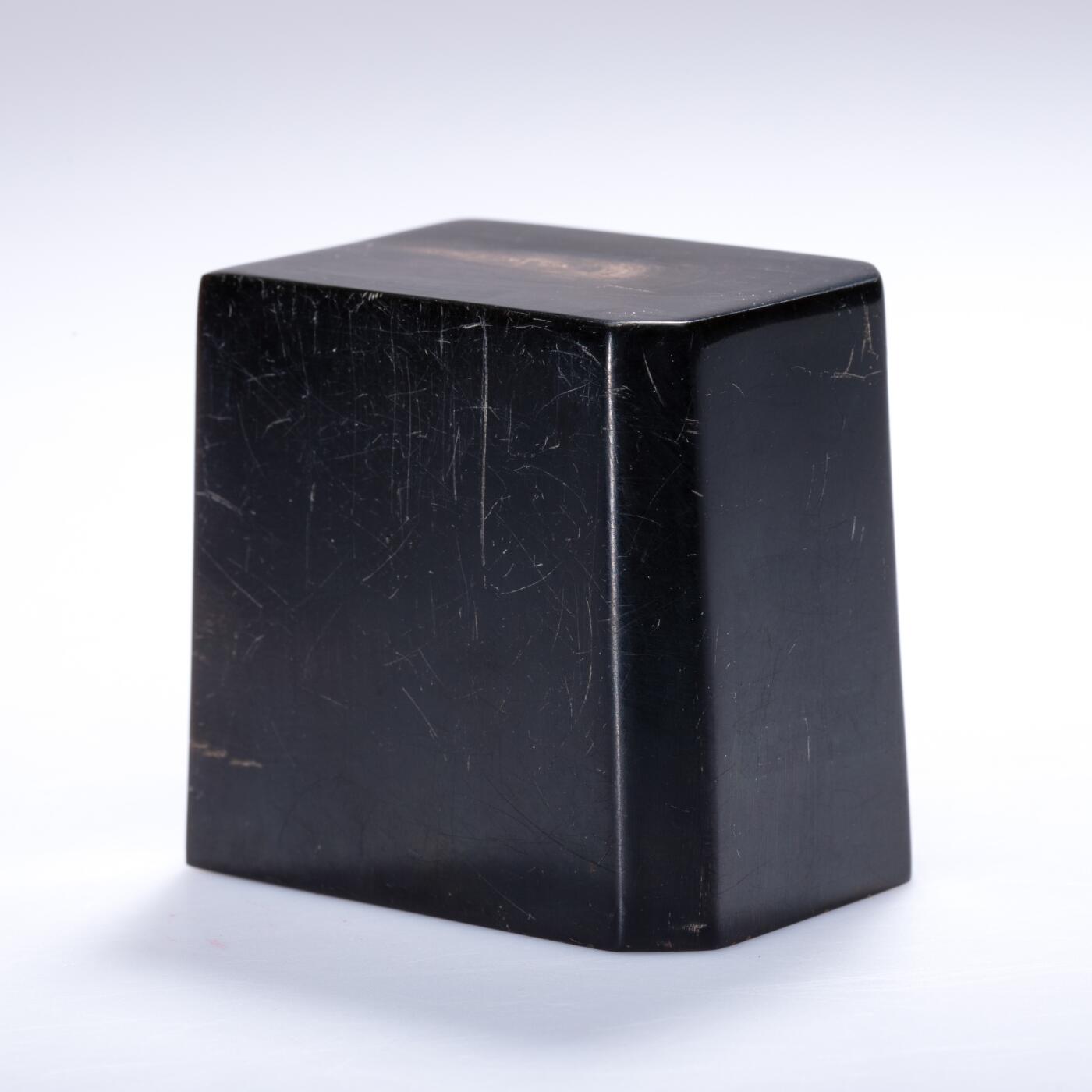 日本大阪雅和auction 2025金秋競賣會第一期 清 牛角印 胡慶餘堂 尺寸:L:5.5 W:4 H:5.3cm