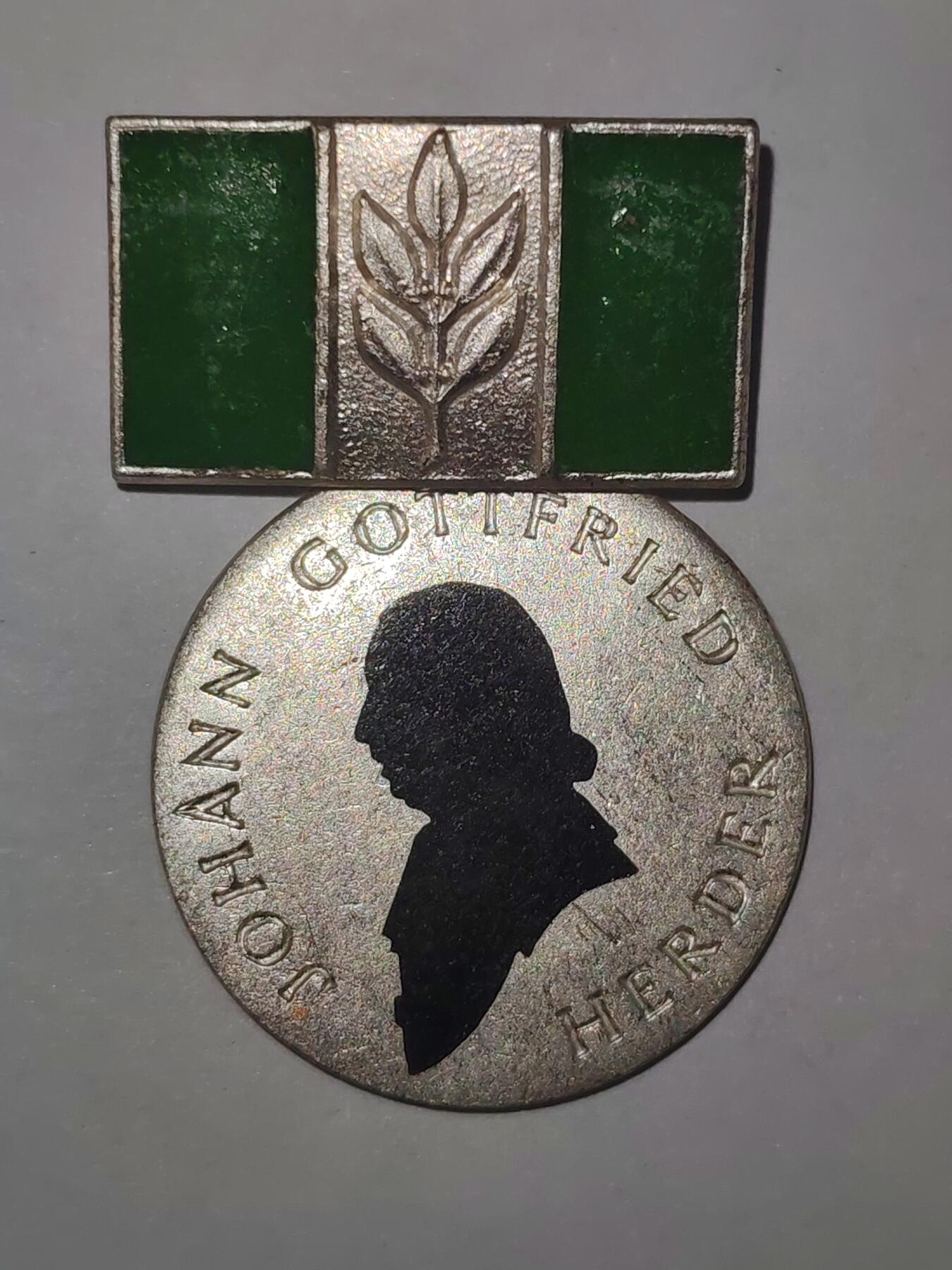 韵星假日拍卖第三十期 -- Rimey Holidays Auction 30 民主德国银级苏德友谊协会证章