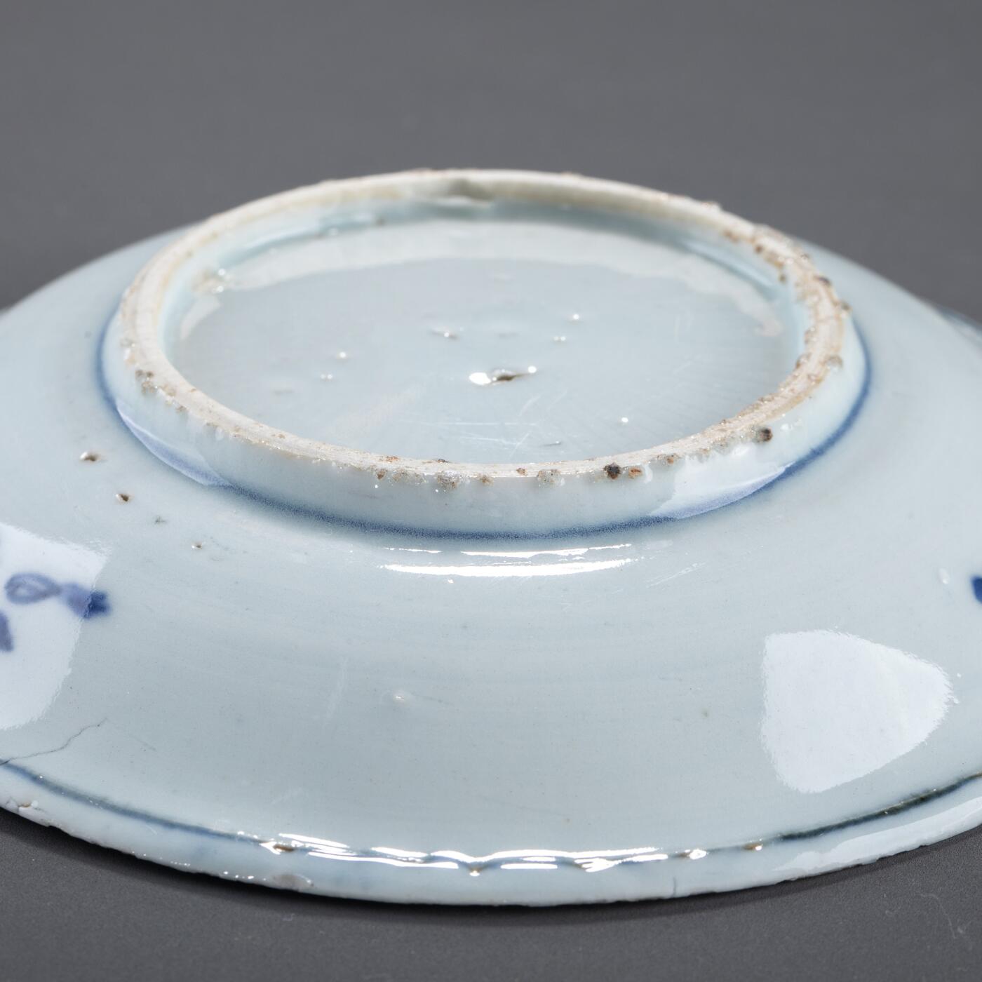 日本大阪雅和auction 2025金秋競賣會第一期 明末 天啟青花盤 尺寸:D:15.5 H:3cm 備註:木箱