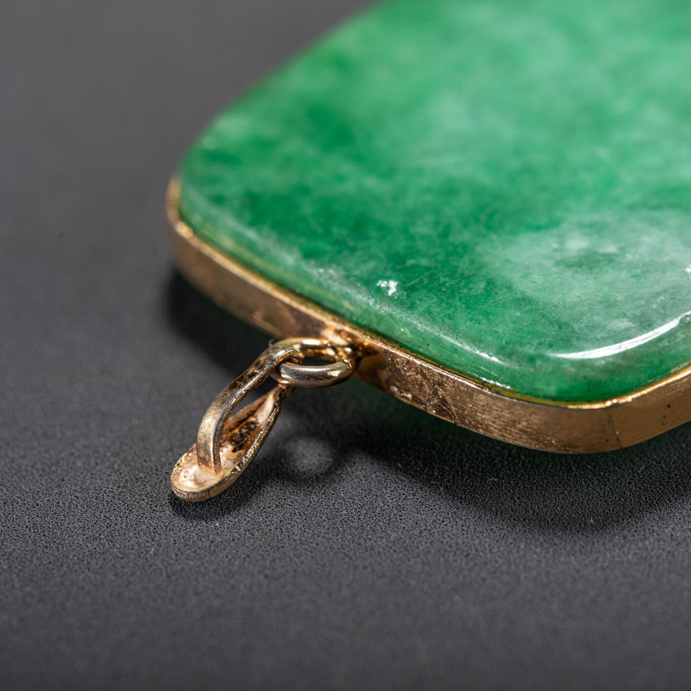 日本大阪雅和auction 2025金秋競賣會第一期 翡翠 金細工 喜上枝頭 尺寸:L:4 W:3cm