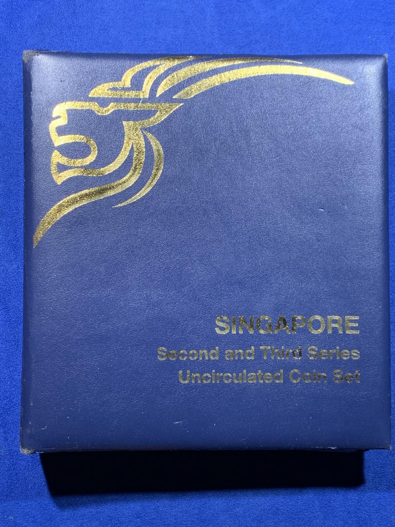 《竞宝斋》第435场 周日，周一2场连拍 （全场包邮） 新加坡套币：第二套第三套套币都是2013年 造币厂原盒原光带证书限量发行