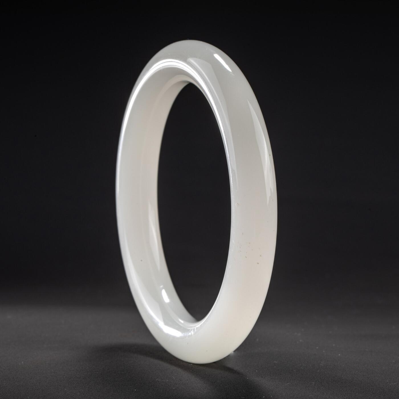 日本大阪雅和auction 2025金秋競賣會第一期 清 和田白玉手鐲 尺寸:D:8cm