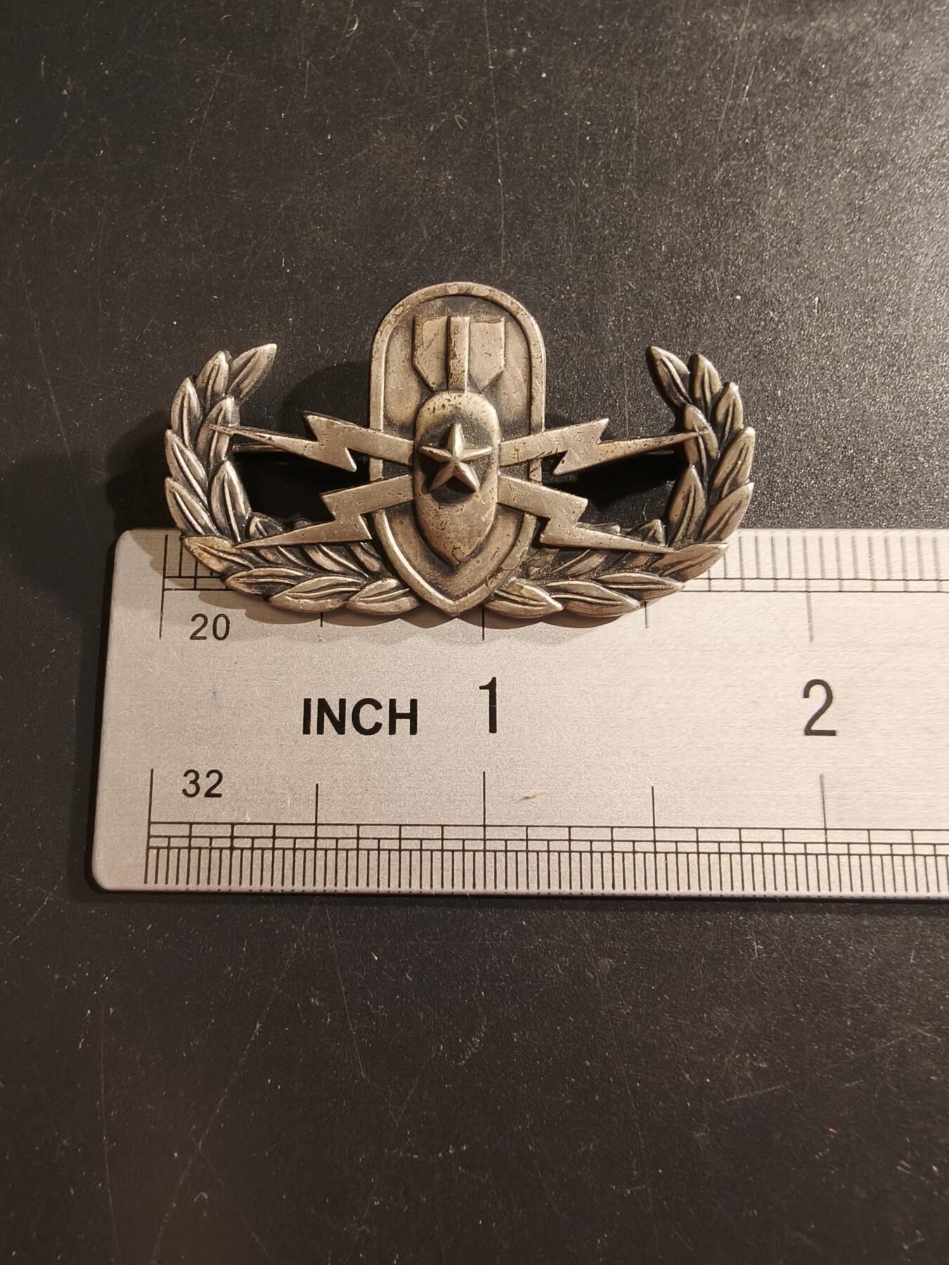 老王徽章第161期 美国三军爆炸物处理中级技能章     早期横真版     925银    早期贵金属很少见！   全尺寸