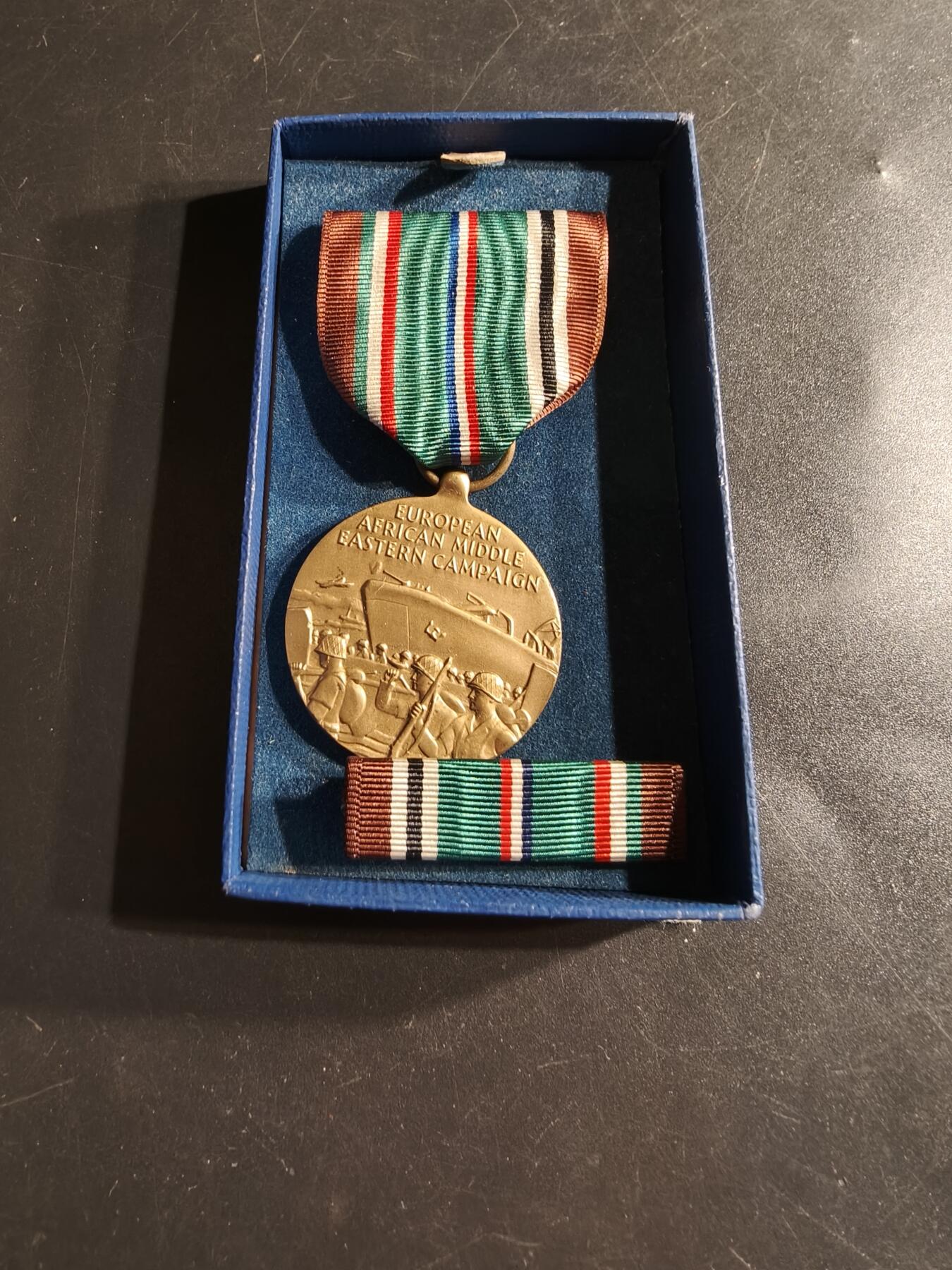 老王徽章第161期 美国二战欧洲中东非对德作战奖章     原盒带略