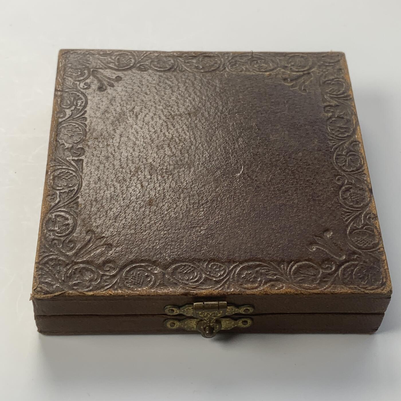 掌中浮雕-藏着的欧洲第040场 1927年意大利物理学家伏特逝世100周年镀银铜章 G.Lonazzi雕刻，59mm