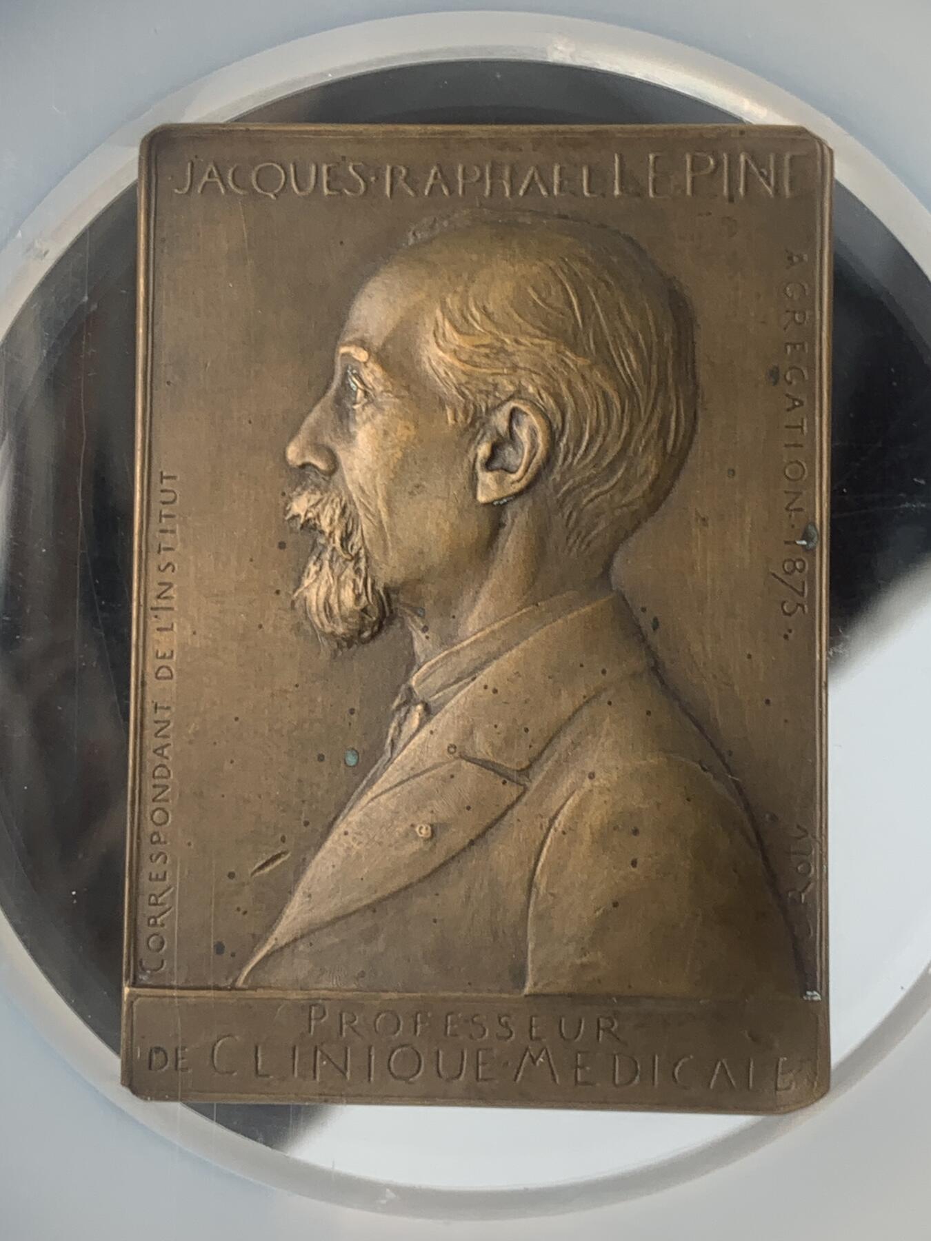 掌中浮雕-藏着的欧洲第040场 NGC UNC : 1900年法国医学教授雅克•拉斐尔•莱平纪念铜章，42 X 59mm，章牌大师奥斯卡.罗蒂Oscar Roty（1846-1911）作品，稀少品种