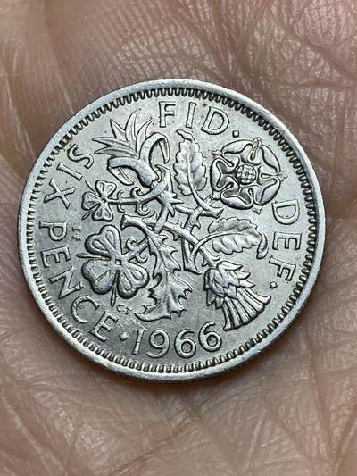 2025年第一百二十二场(总第一百四十八场）外国好品散币(免佣金) - 英国🇬🇧1966年6便士(伊丽莎白二世青年桂冠第二版)