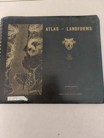 老王徽章第161期 - 美国西点军校1965年版教学用地形图册     内容丰富164页    全书重量超过一公斤     西点军校专业教材