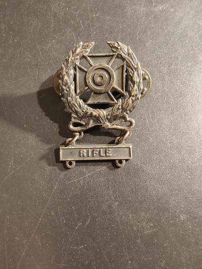 老王徽章第161期 - 美国陆军神射手资格章    步枪勋条     包银