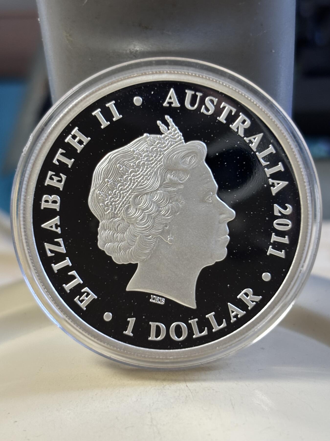 第181期拍卖 澳大利亚2011年皇室婚礼威廉王子结婚精制纪念银币,999银，1盎司，直径40毫米