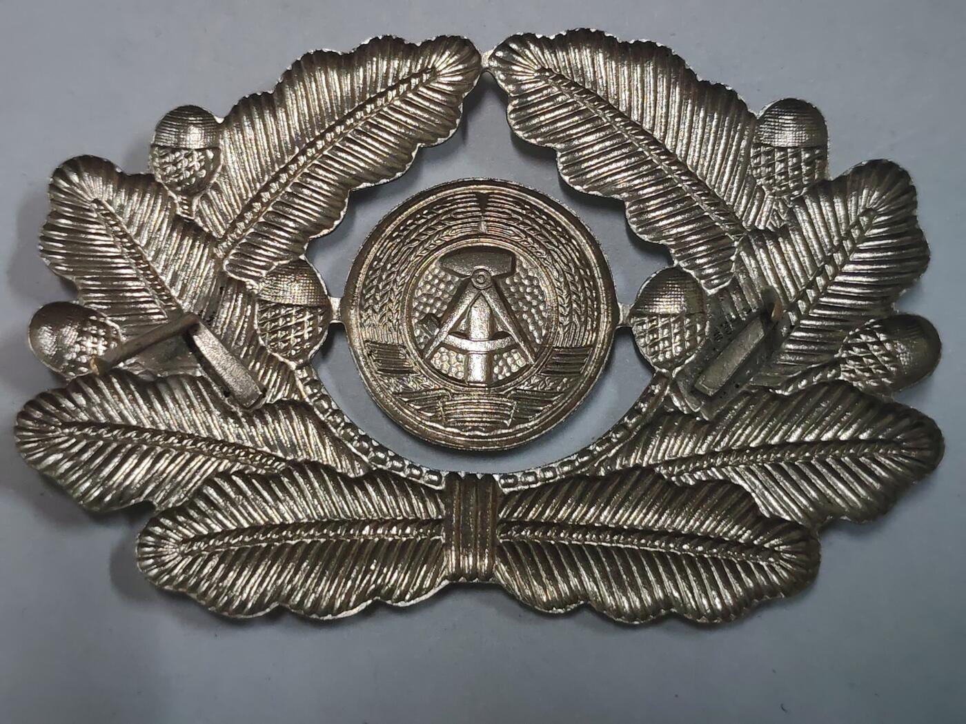 韵星假日拍卖第三十期 -- Rimey Holidays Auction 30 民主德国军官帽徽