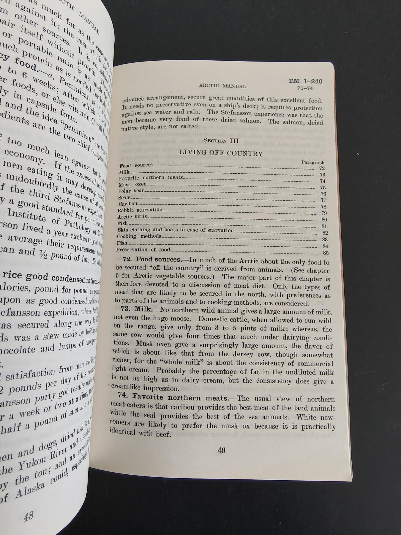 老王徽章第161期 美国战争部“北极手册”技术手册     1942年出版     供美国海陆军航空兵和地勤人员培训使用      74页     内容丰富     限制级别 