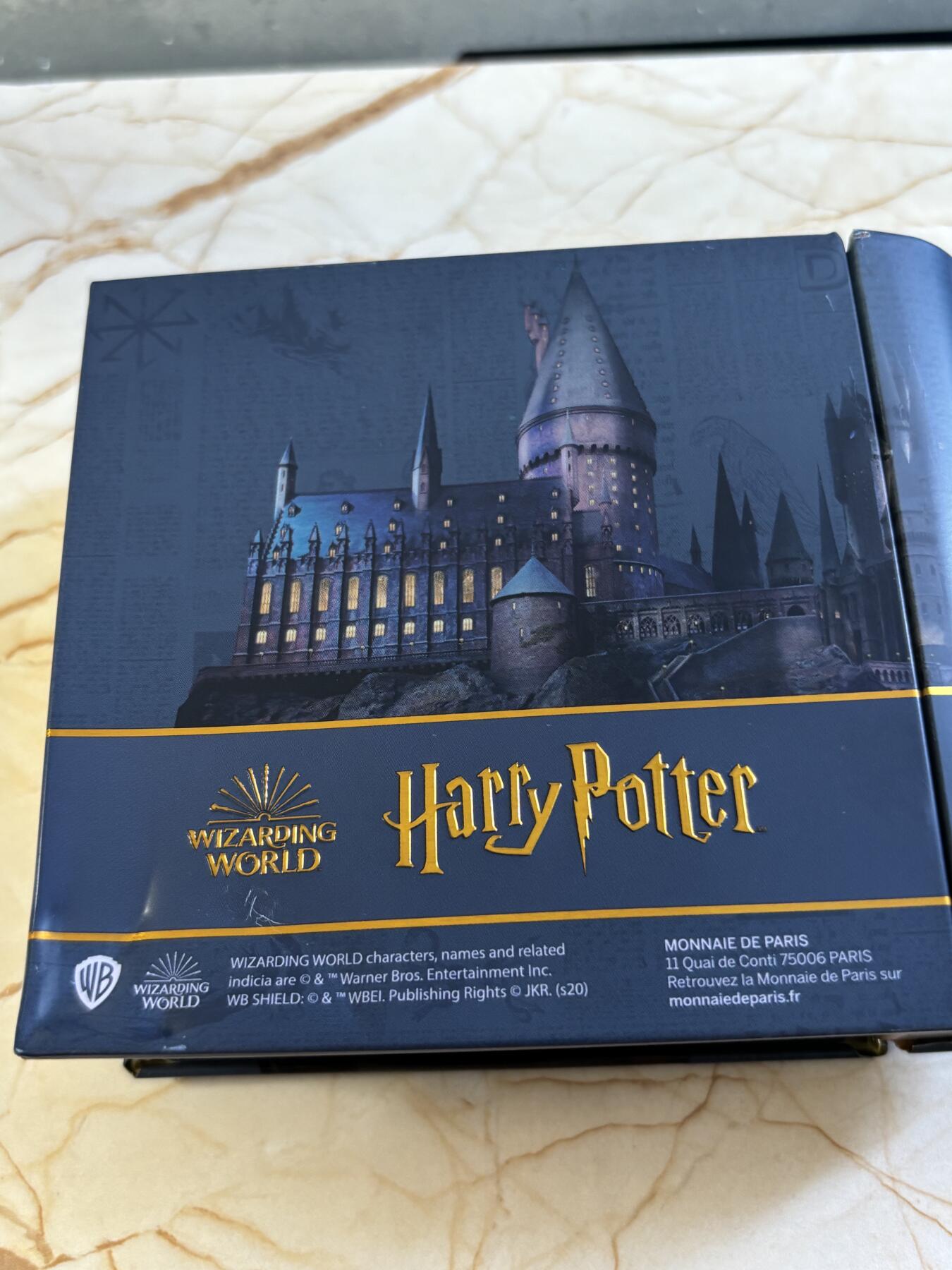 第181期拍卖 法国2022年哈利波特系列分院帽异形精制纪念银币，925银，发行5000枚，22.2克，铁盒有凹进去