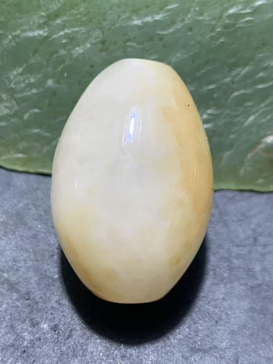 精美冰飘鸡油黄战国红玛瑙随形大勒子一颗