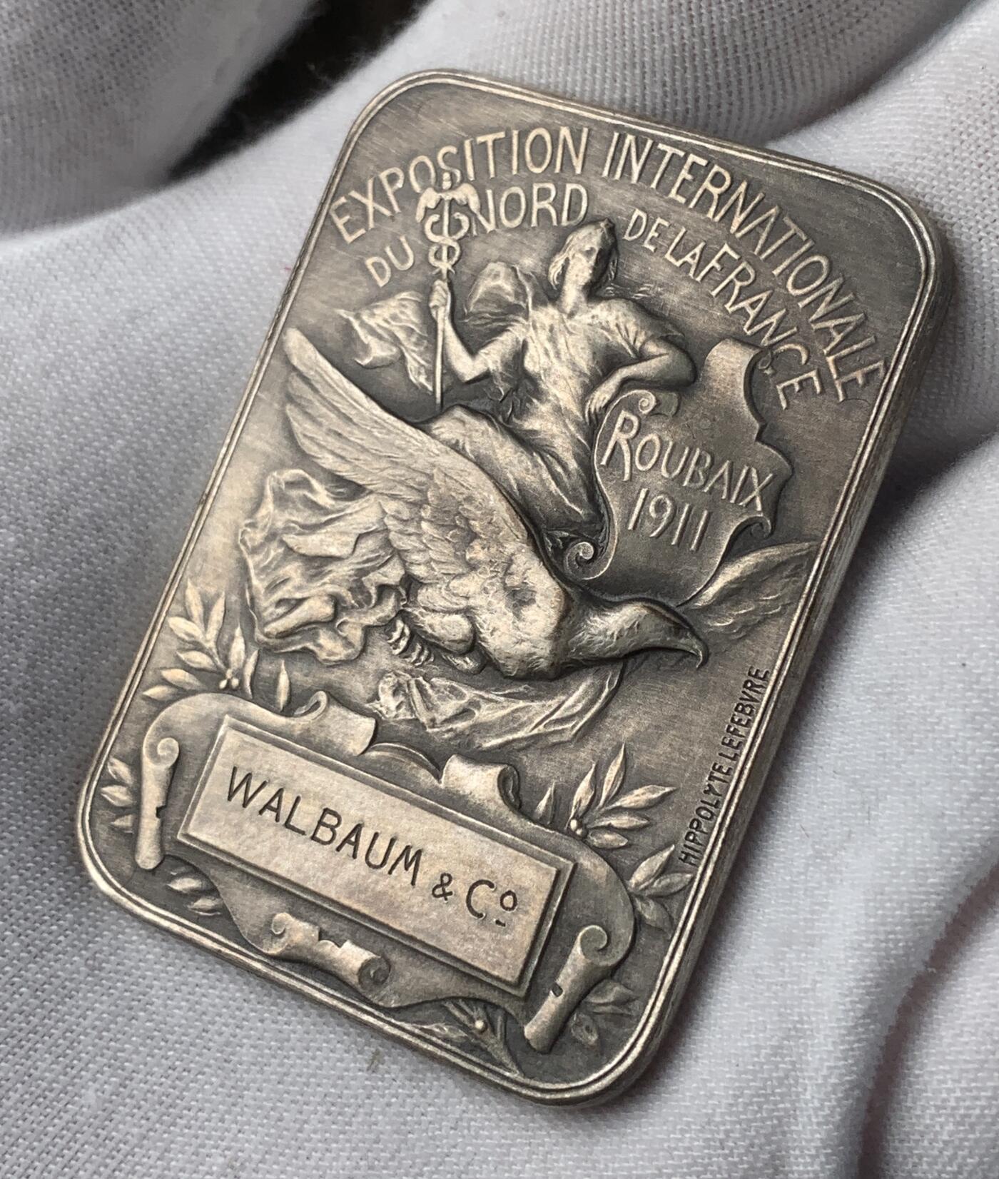 掌中浮雕-藏着的欧洲第040场 1911年法国鲁贝国际博览会镀银铜章，39*54mm，原盒有破损