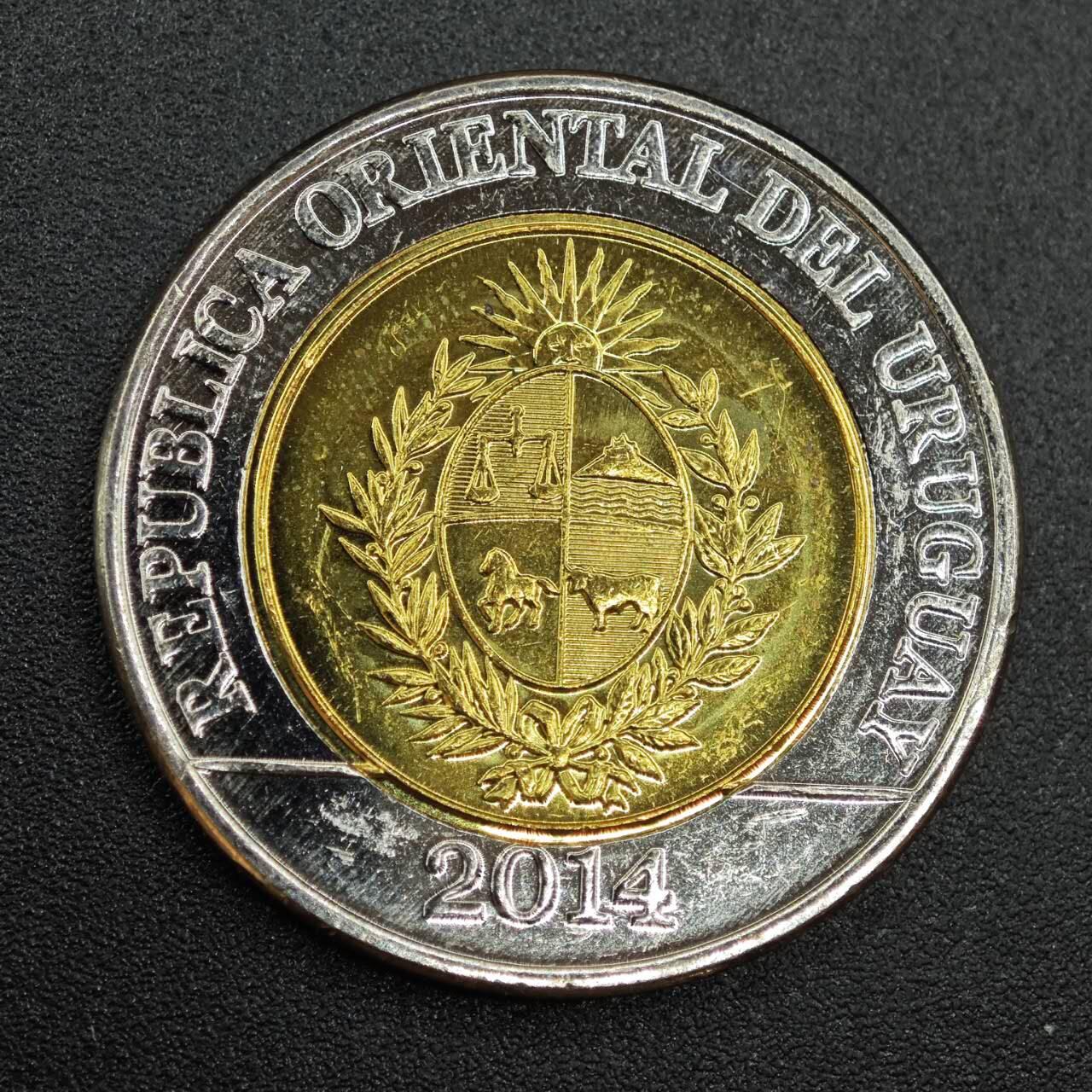 【淘币小摊】实时拍第七百八十八拍   散币小银币场   满百包邮可预留二周 每周一统一发货   乌拉圭2014年10比索美洲豹