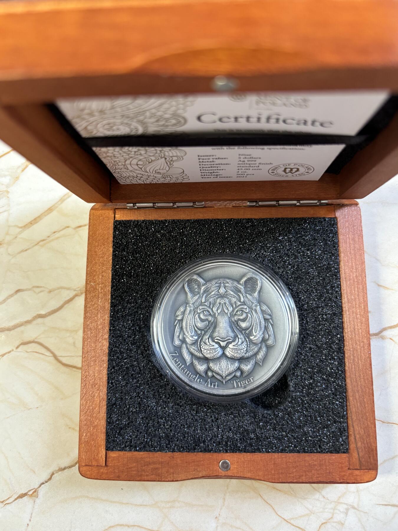 第181期拍卖 纽埃2021年曼陀罗艺术老虎2盎司高浮雕仿古银币，999银，发行量500枚