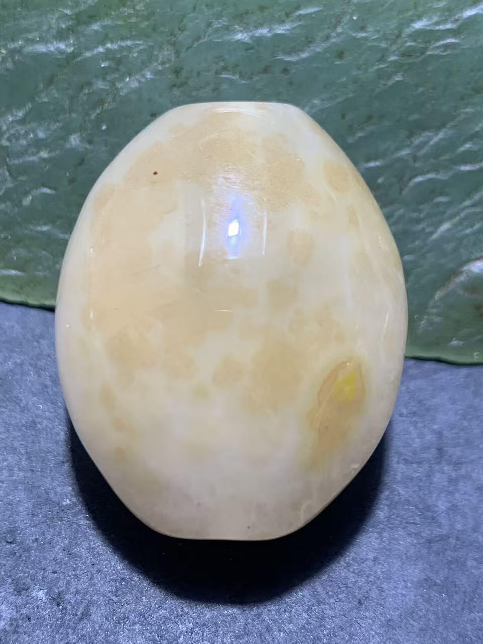 精美冰飘鸡油黄战国红玛瑙随形大勒子一颗