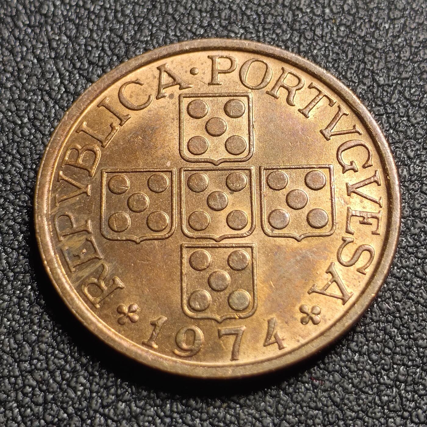 泉币菌-第127场-精品福利场(115场之后的本周末发货，感谢理解) 原铜光UNC 葡萄牙50分铜币 1974年 十字架 22.5mm