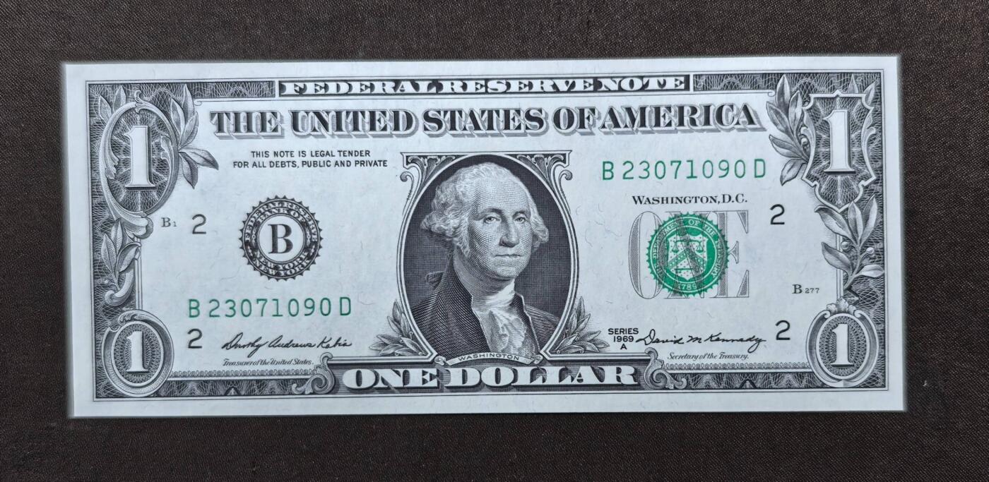 北京马甸外国币专卖第146期，外国纸币币专场，陆续上拍，欢迎关注 1969年版美国1美元全新纸币