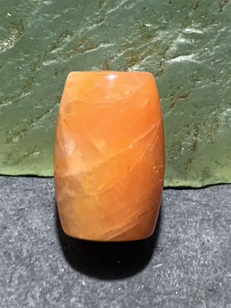 川料南红玛瑙通货小桶珠一颗！，