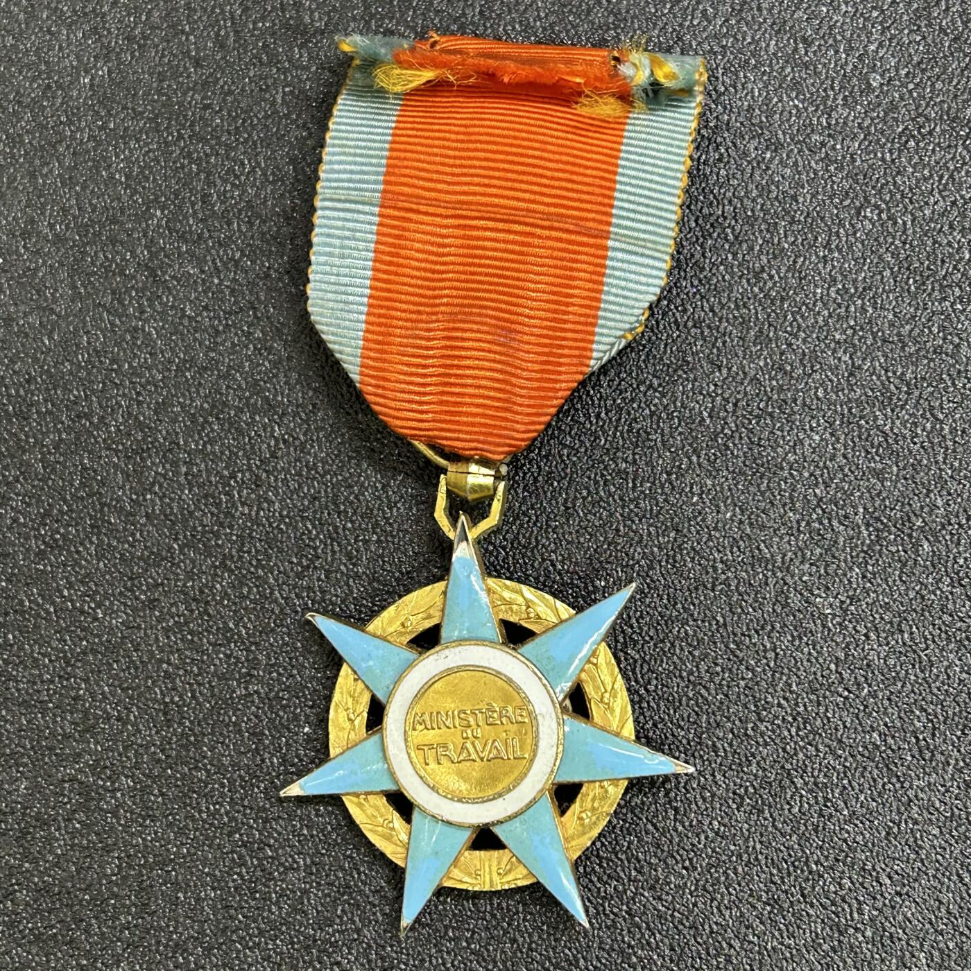 西秦中古拍卖第六十四期 被鸽子重拍 法国军官级社会功绩勋章