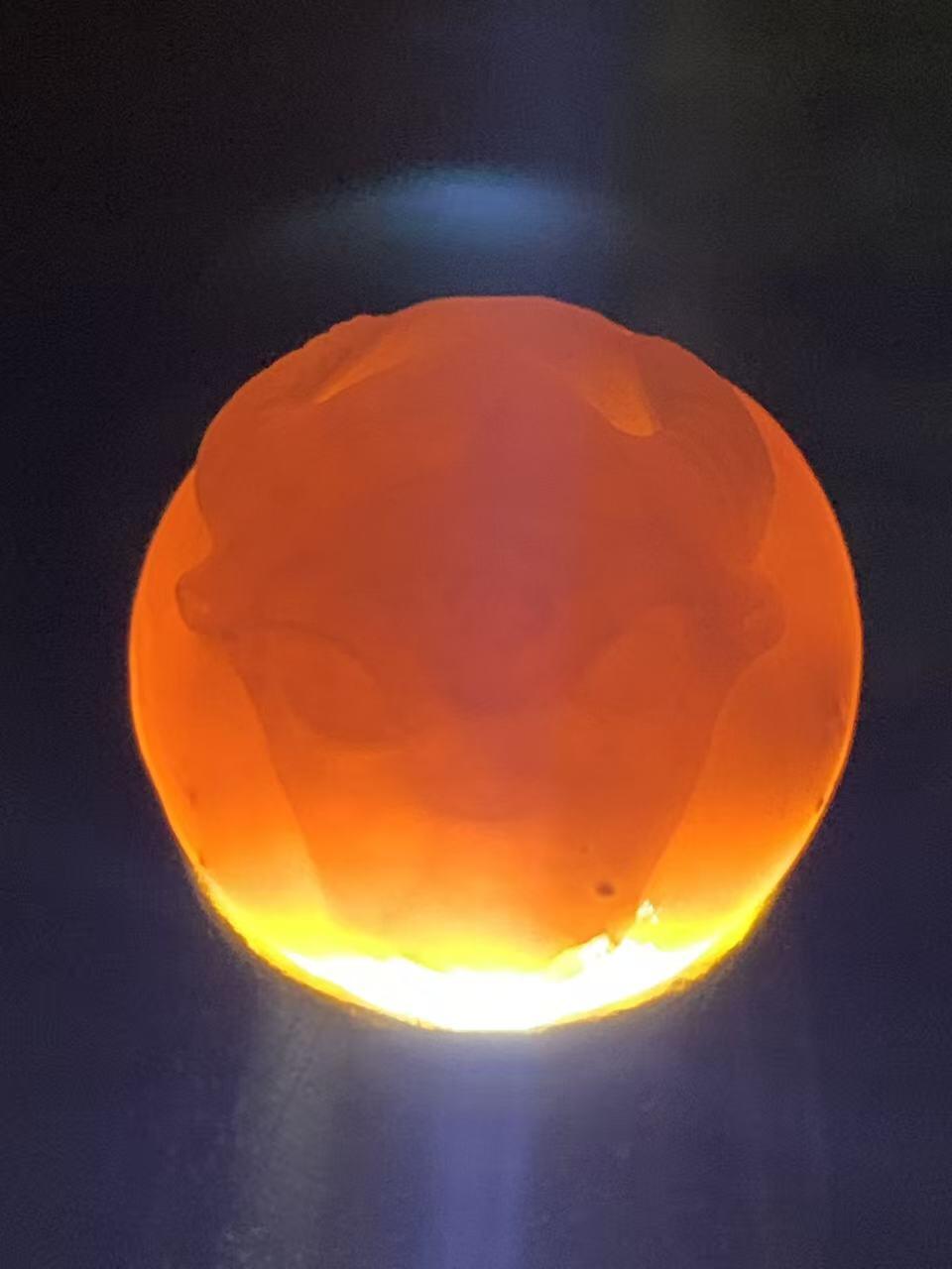 精美亚光高玉化冻料战国红玛瑙手工俏色巧雕牛头圆珠一个