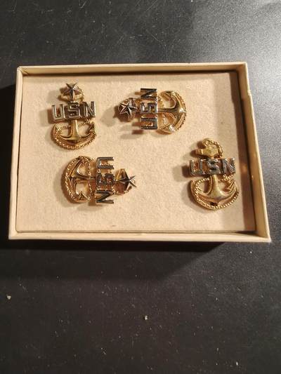 老王徽章第161期 - 美国海军军士长领章2组4枚     原盒     925银镀金     共10.2g