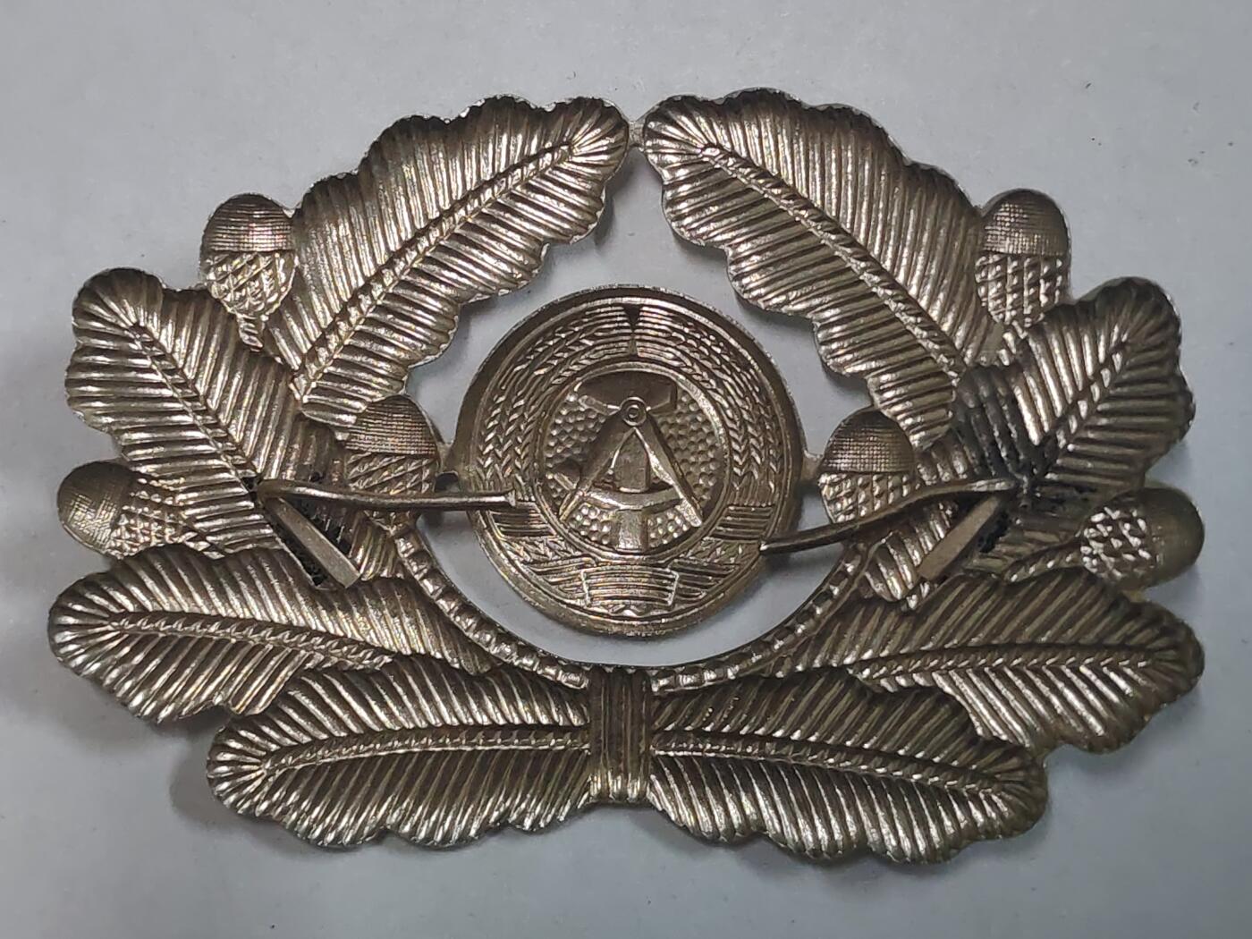 韵星假日拍卖第三十期 -- Rimey Holidays Auction 30 民主德国军官帽徽