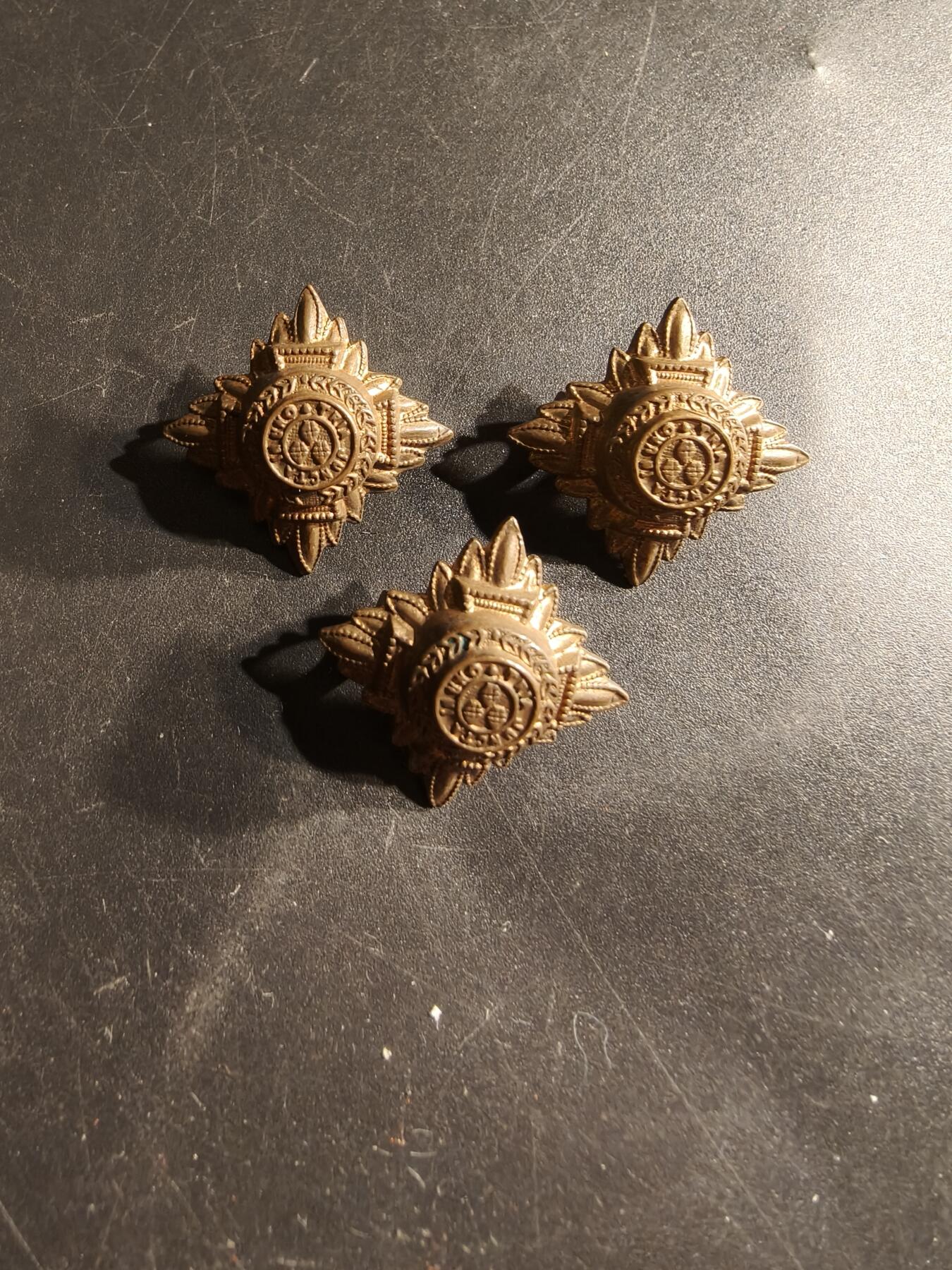 老王徽章第161期 英国二战巴斯星军衔配饰一组    3枚