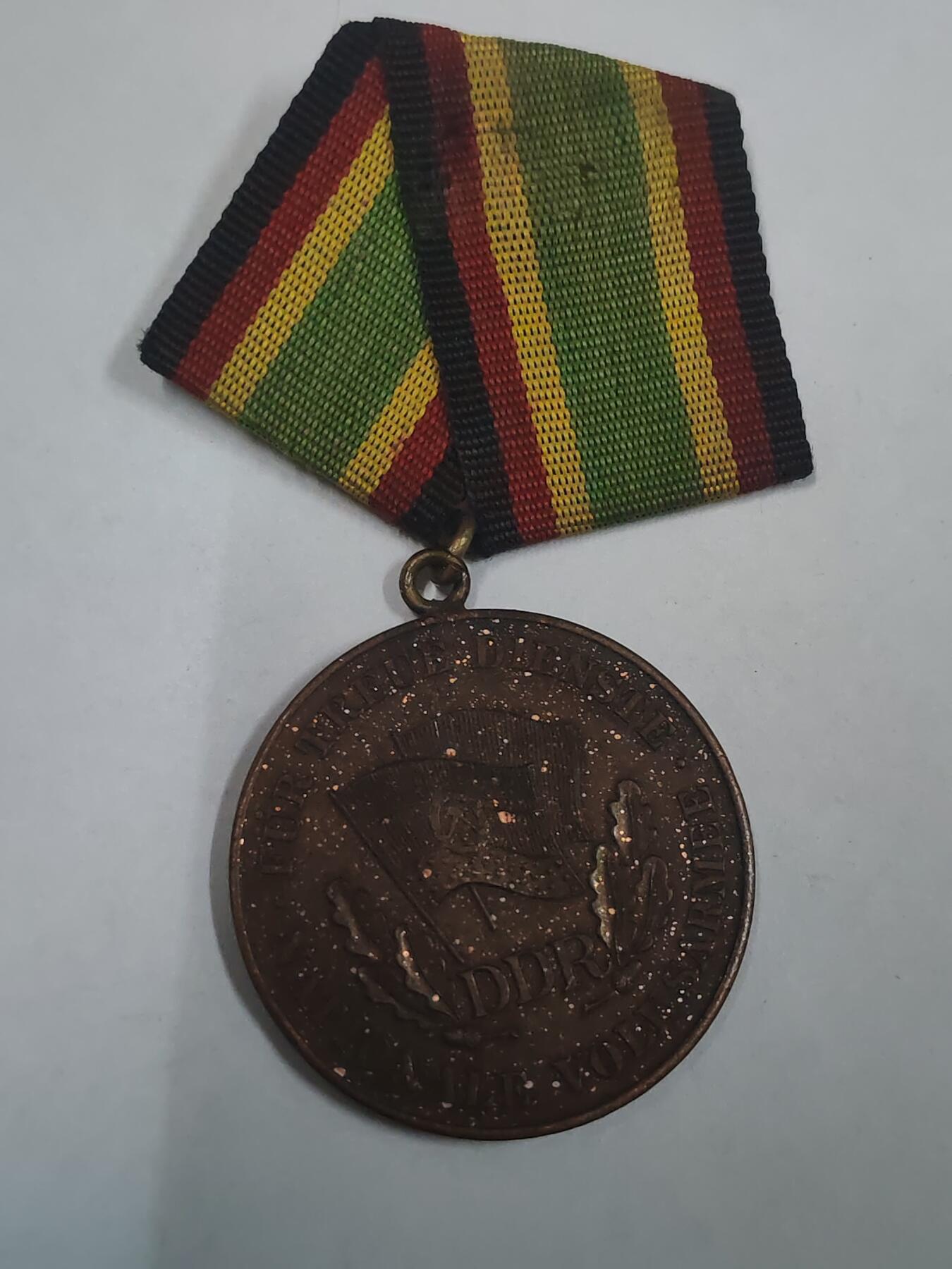 韵星假日拍卖第三十期 -- Rimey Holidays Auction 30 民主德国铜级国家人民军圆满服务奖章