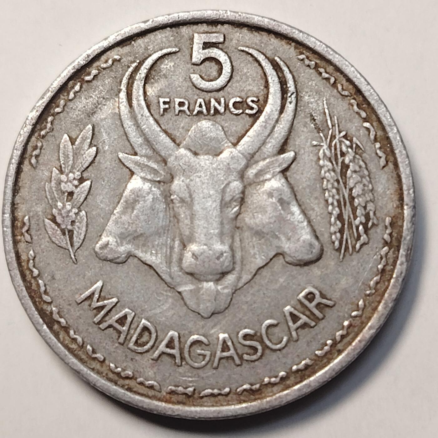 布加迪🐬～世界钱币(上海)🌾第 257 期 /  各国套币和散币