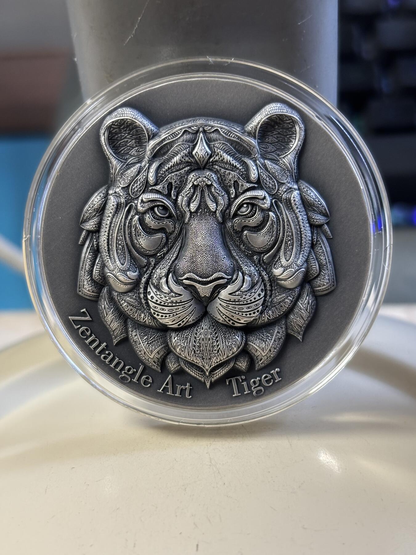 第181期拍卖 纽埃2021年曼陀罗艺术老虎2盎司高浮雕仿古银币，999银，发行量500枚
