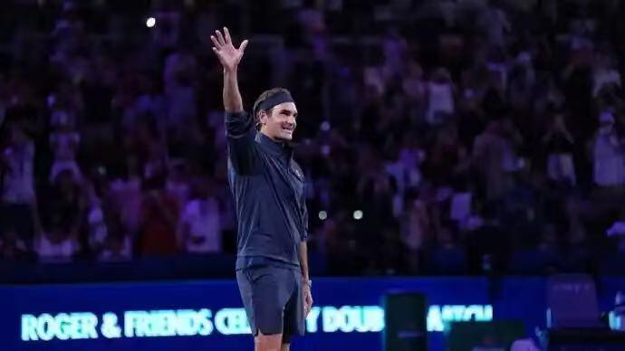 零元拍：网球天王罗杰-费德勒亲签2025上海劳力士网球大师赛“费德勒挚友挚友”合影VIP胸卡！