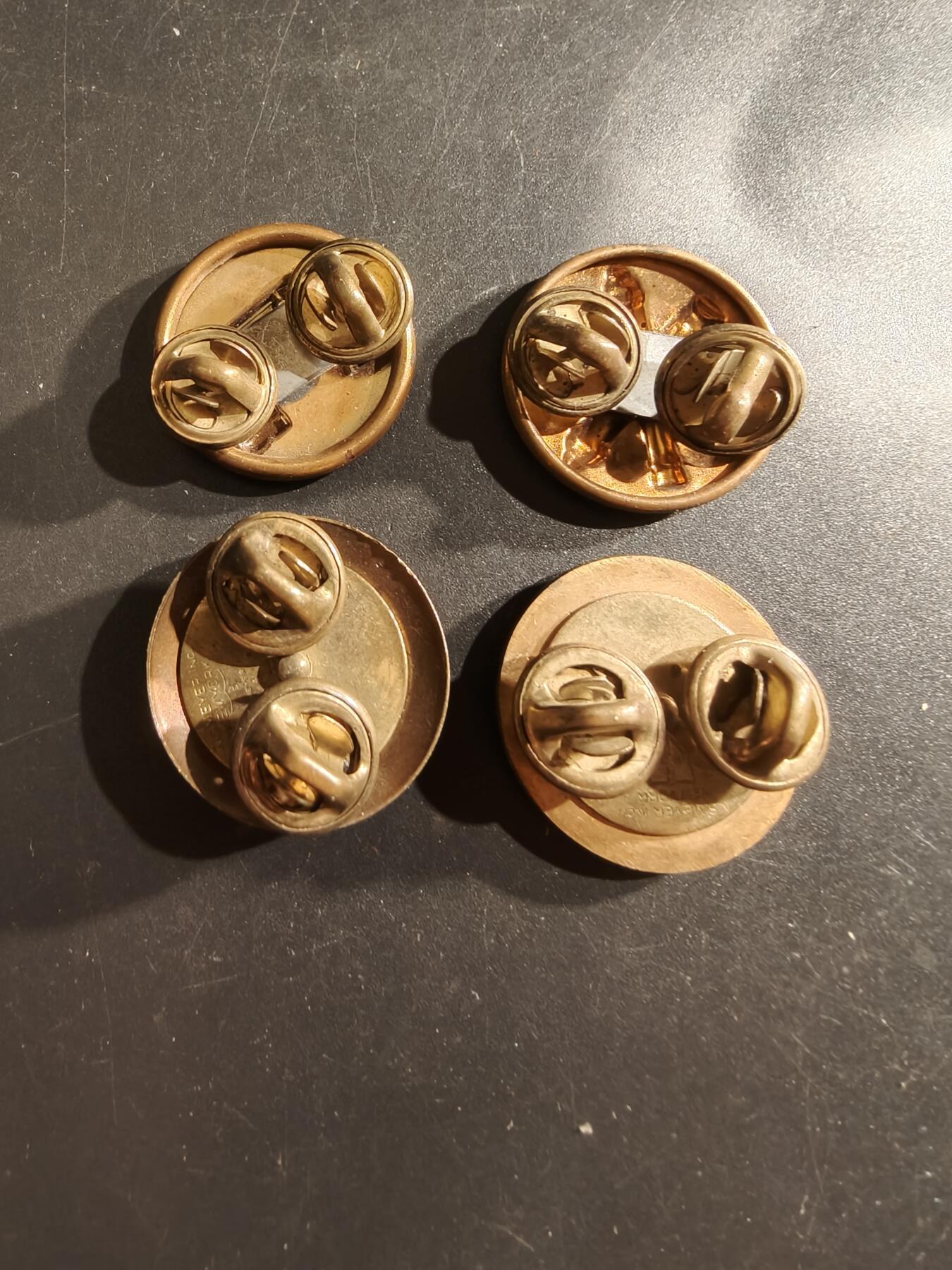 老王徽章第161期 美国军医、工兵、炮兵领章一组     不同版本