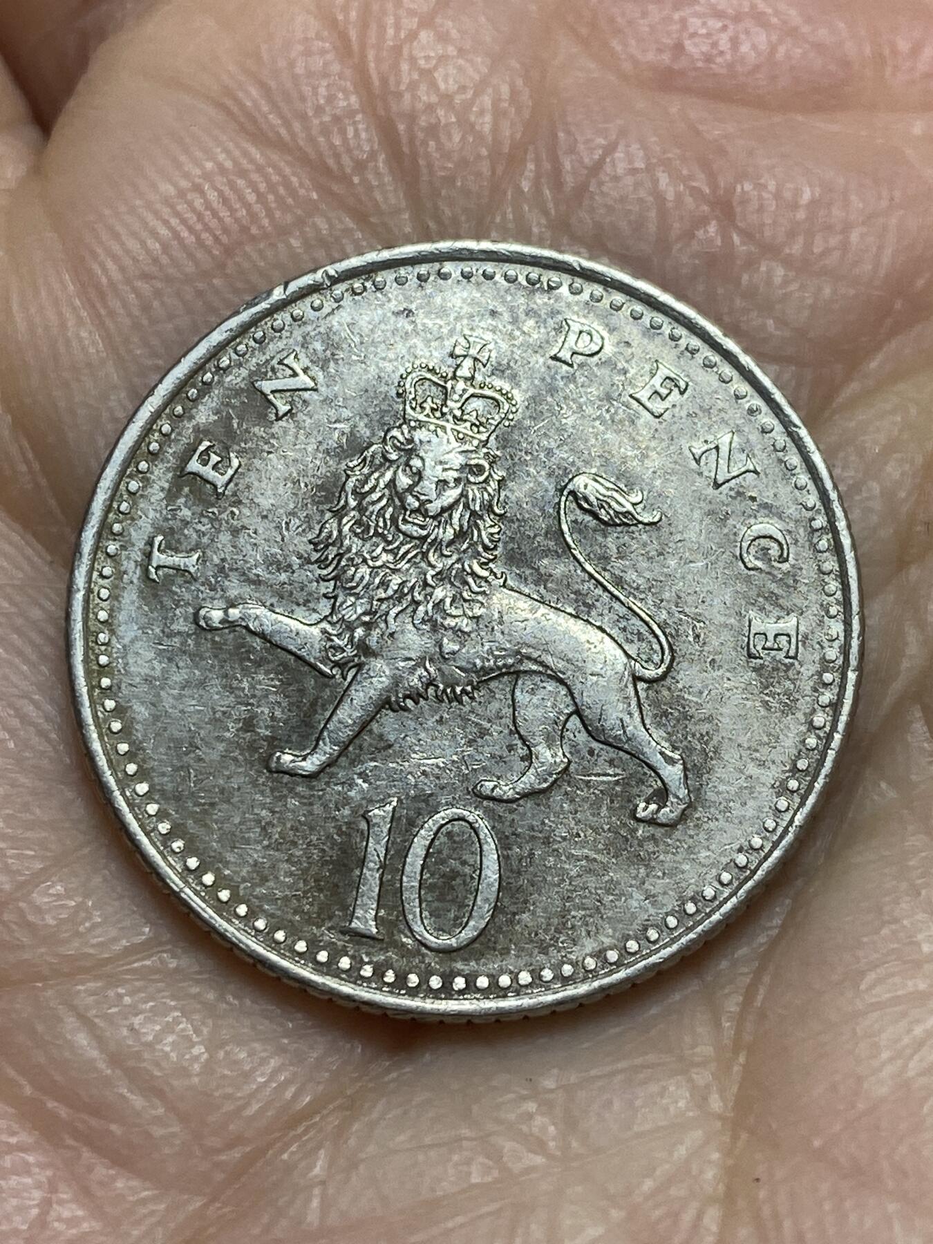 2025年第一百二十三场(总第一百四十九场）外国好品散币(免佣金) 英国🇬🇧2007年10便士(伊丽莎白二世老年冠狮)