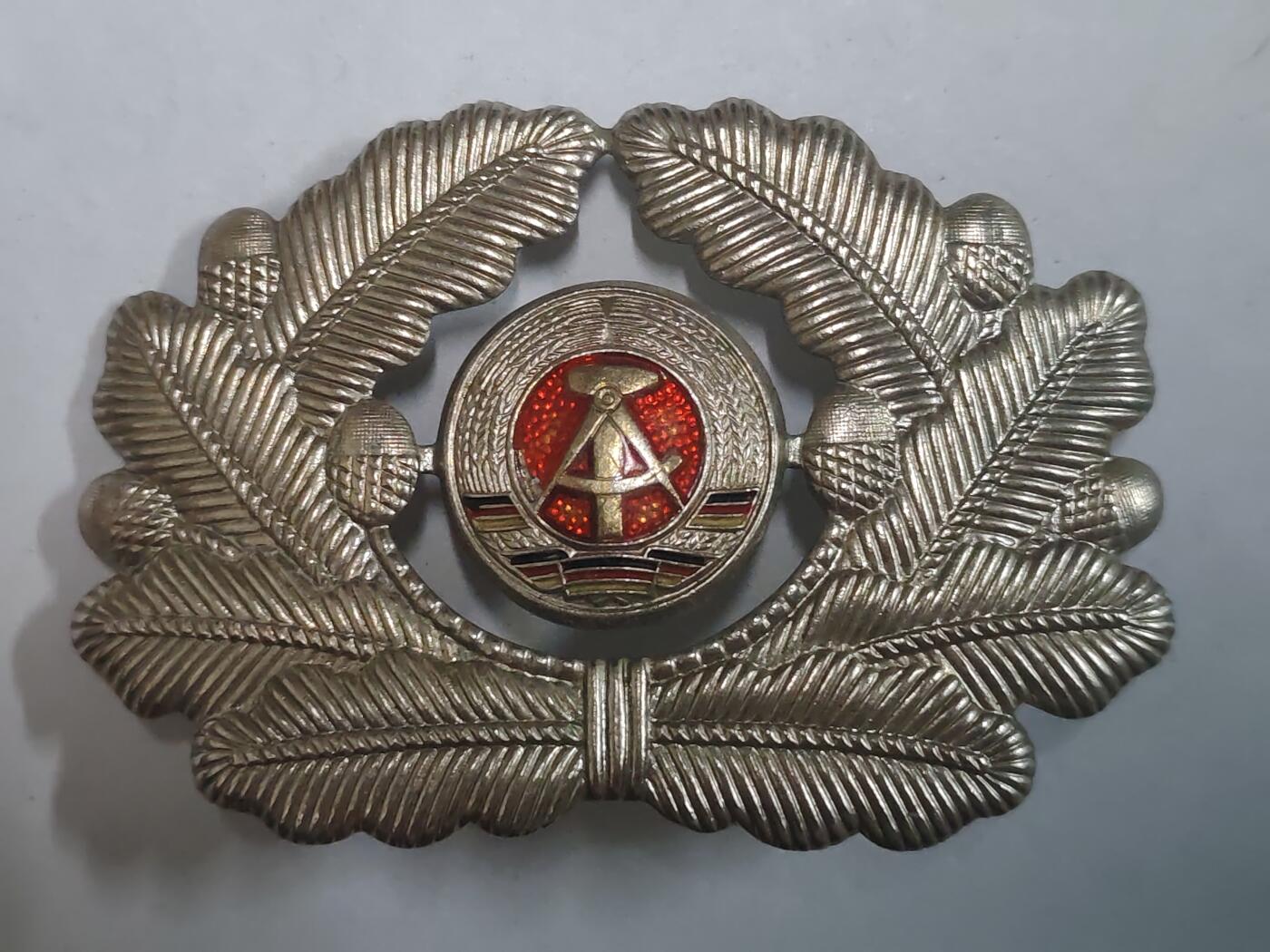 韵星假日拍卖第三十期 -- Rimey Holidays Auction 30 民主德国军官帽徽