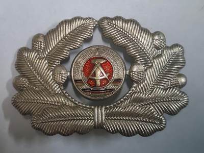 韵星假日拍卖第三十期 -- Rimey Holidays Auction 30 - 民主德国军官帽徽