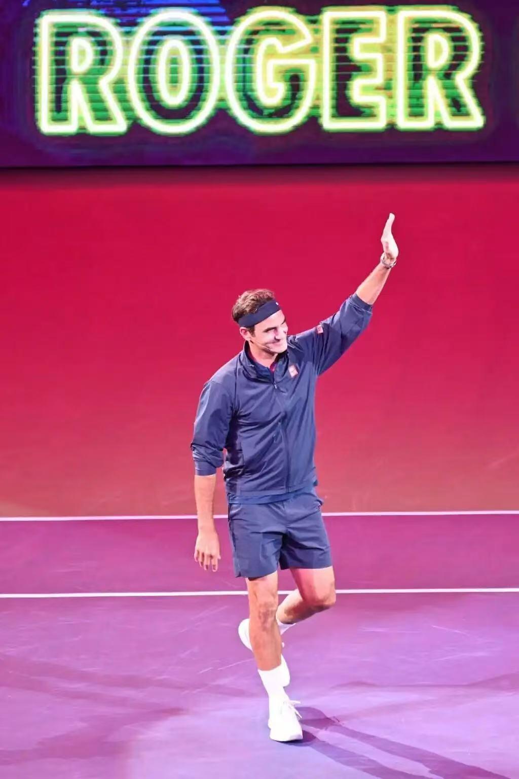 零元拍：网球天王罗杰-费德勒亲签2025上海劳力士网球大师赛“费德勒挚友挚友”合影VIP胸卡！