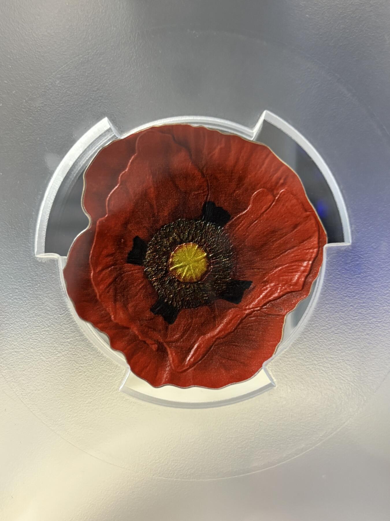 第181期拍卖 库克2017年二战记忆罂粟花形彩银币PCGS-PL70首日带证书，999银，发行2500枚