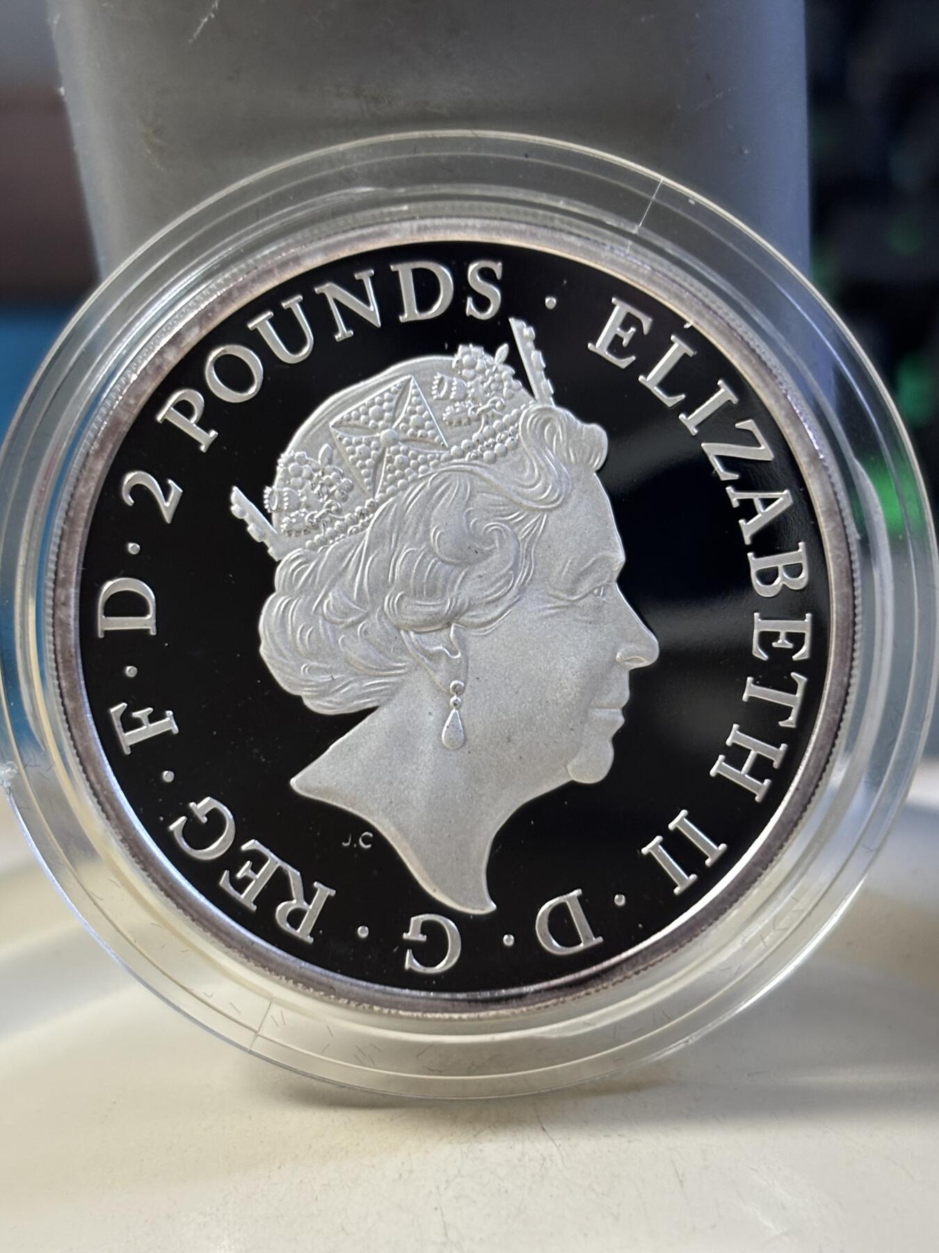 第181期拍卖 英国2016年中国生肖系列猴年纪念银币，999银，31.21克，发行量5888枚，有氧化