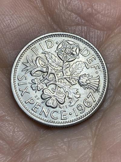 2025年第一百二十三场(总第一百四十九场）外国好品散币(免佣金) - 英国🇬🇧1967年6便士(伊丽莎白二世青年桂冠第二版)