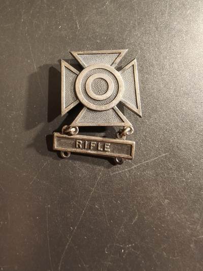 老王徽章第161期 - 美国陆军神射手资格章    二战时期    925银     步枪勋条    10.7g